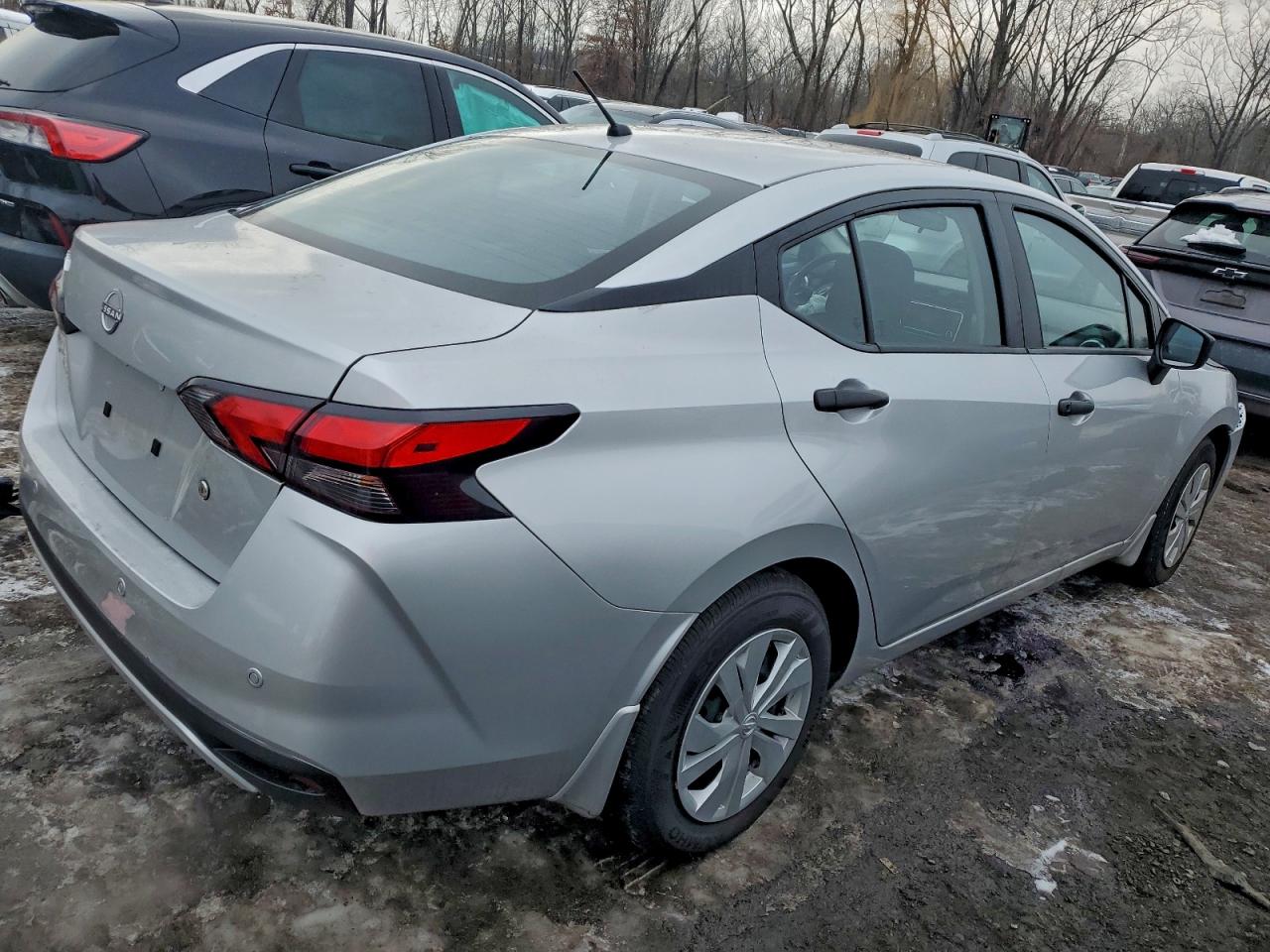 2025 NISSAN VERSA S photo 3