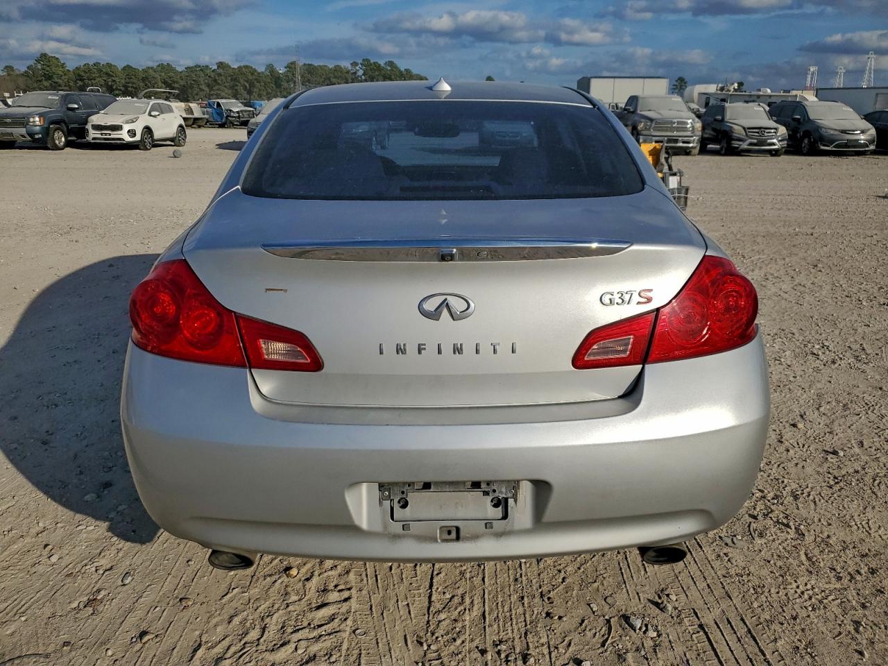 2009 INFINITI G37 BASE photo 6