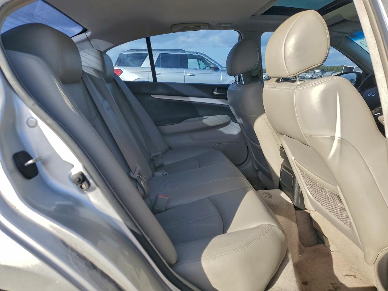 2009 INFINITI G37 BASE photo 10