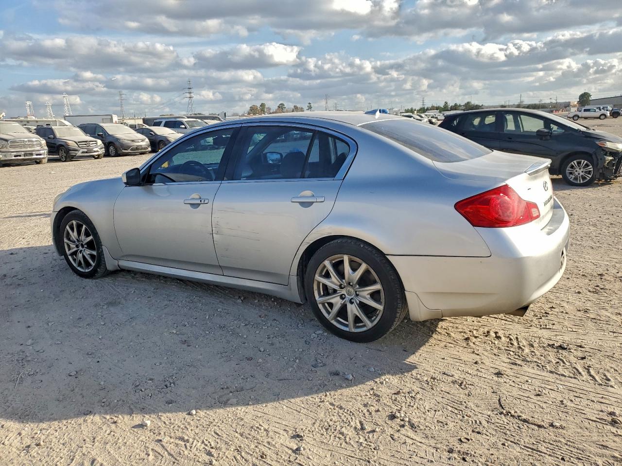 2009 INFINITI G37 BASE photo 2