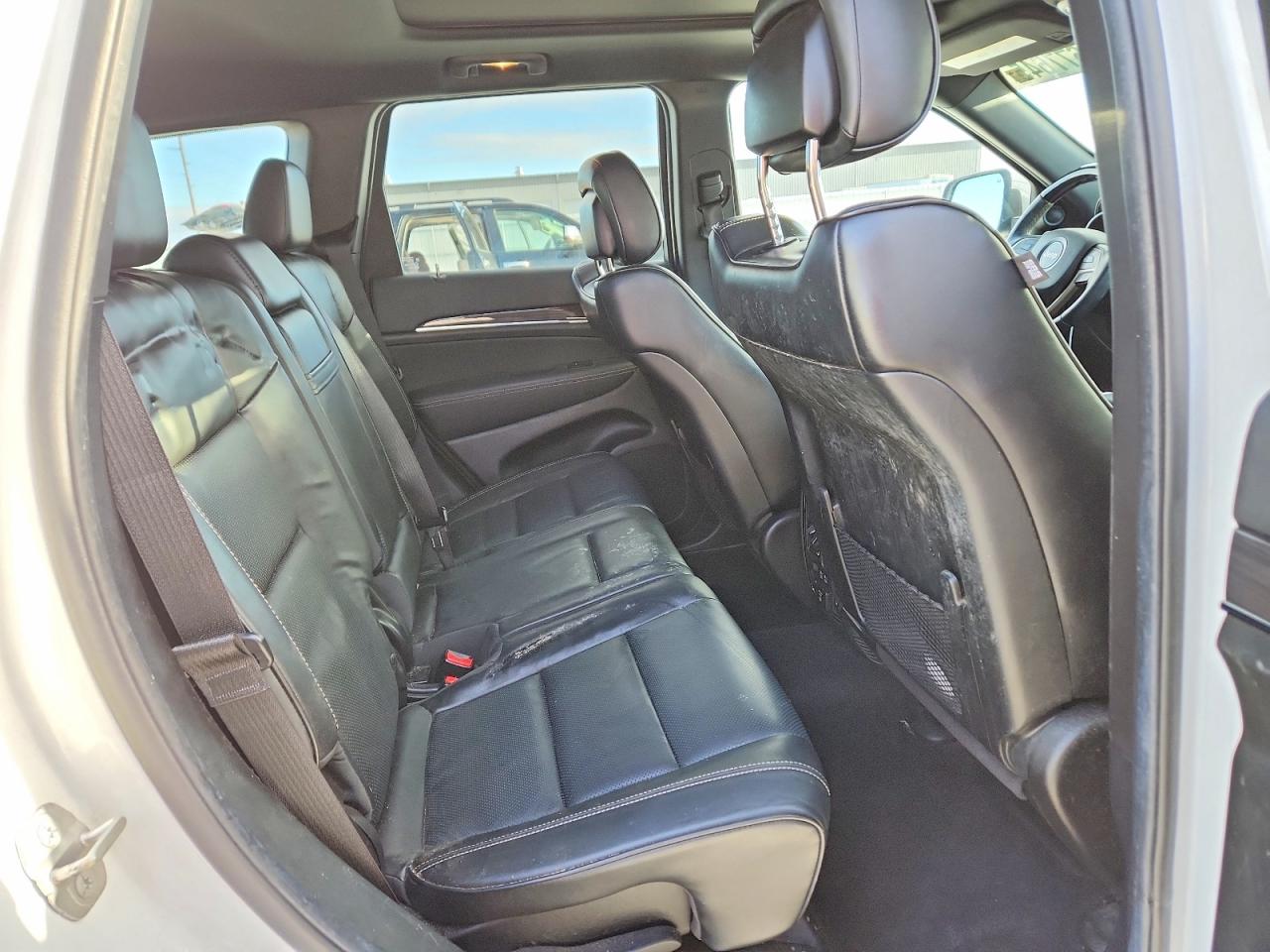 2014 JEEP GRAND CHEROKEE OVERLAND photo 11