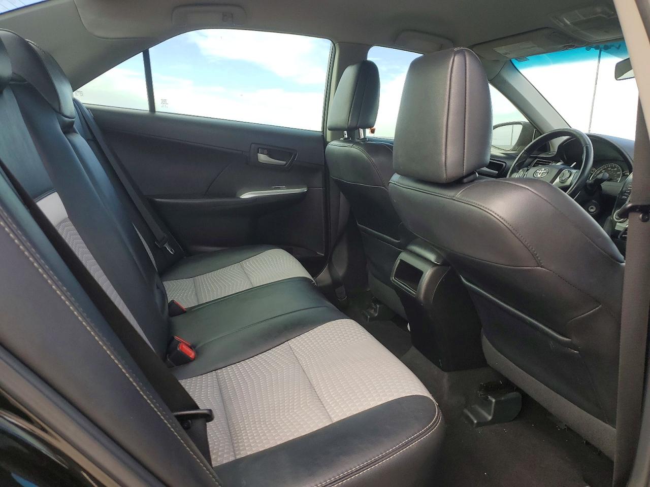 2014 TOYOTA CAMRY L photo 10