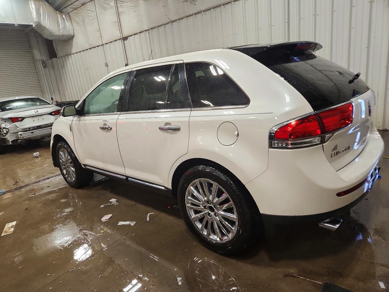 2011 LINCOLN MKX photo 2