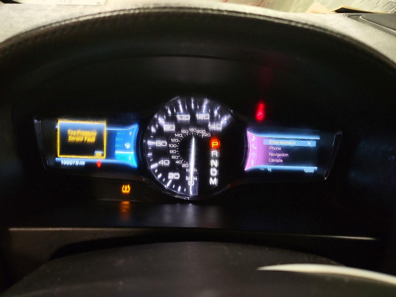 2011 LINCOLN MKX photo 9