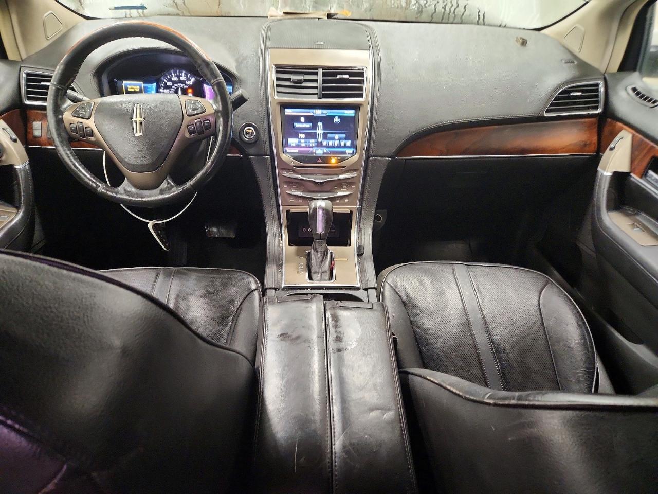 2011 LINCOLN MKX photo 8
