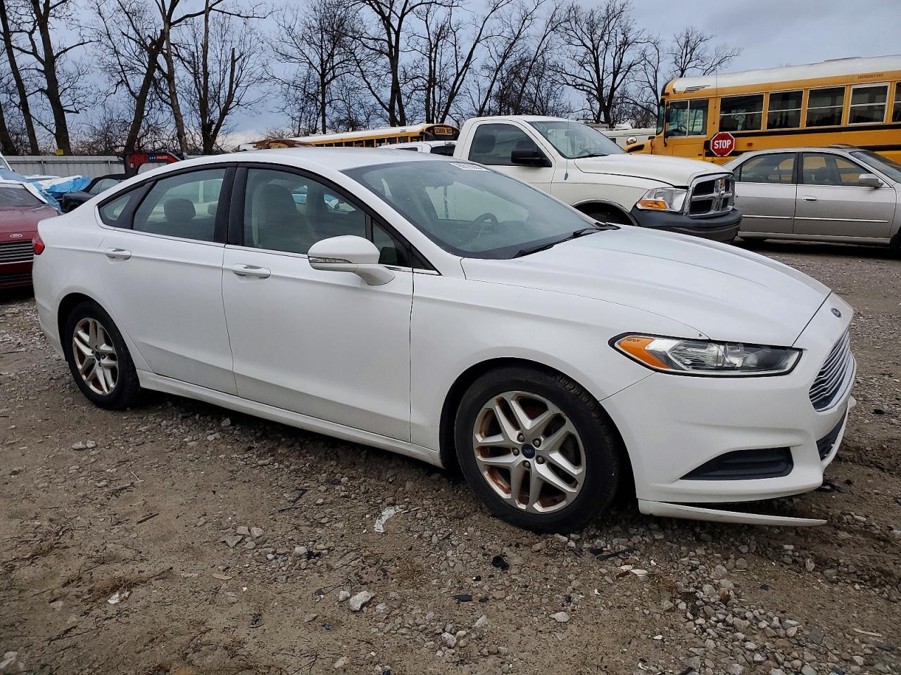 2016 FORD FUSION SE photo 4