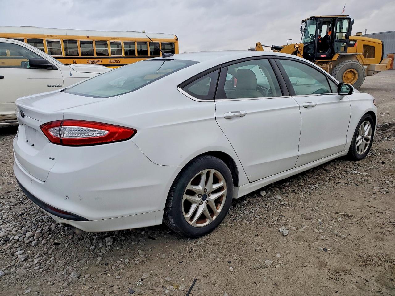 2016 FORD FUSION SE photo 3
