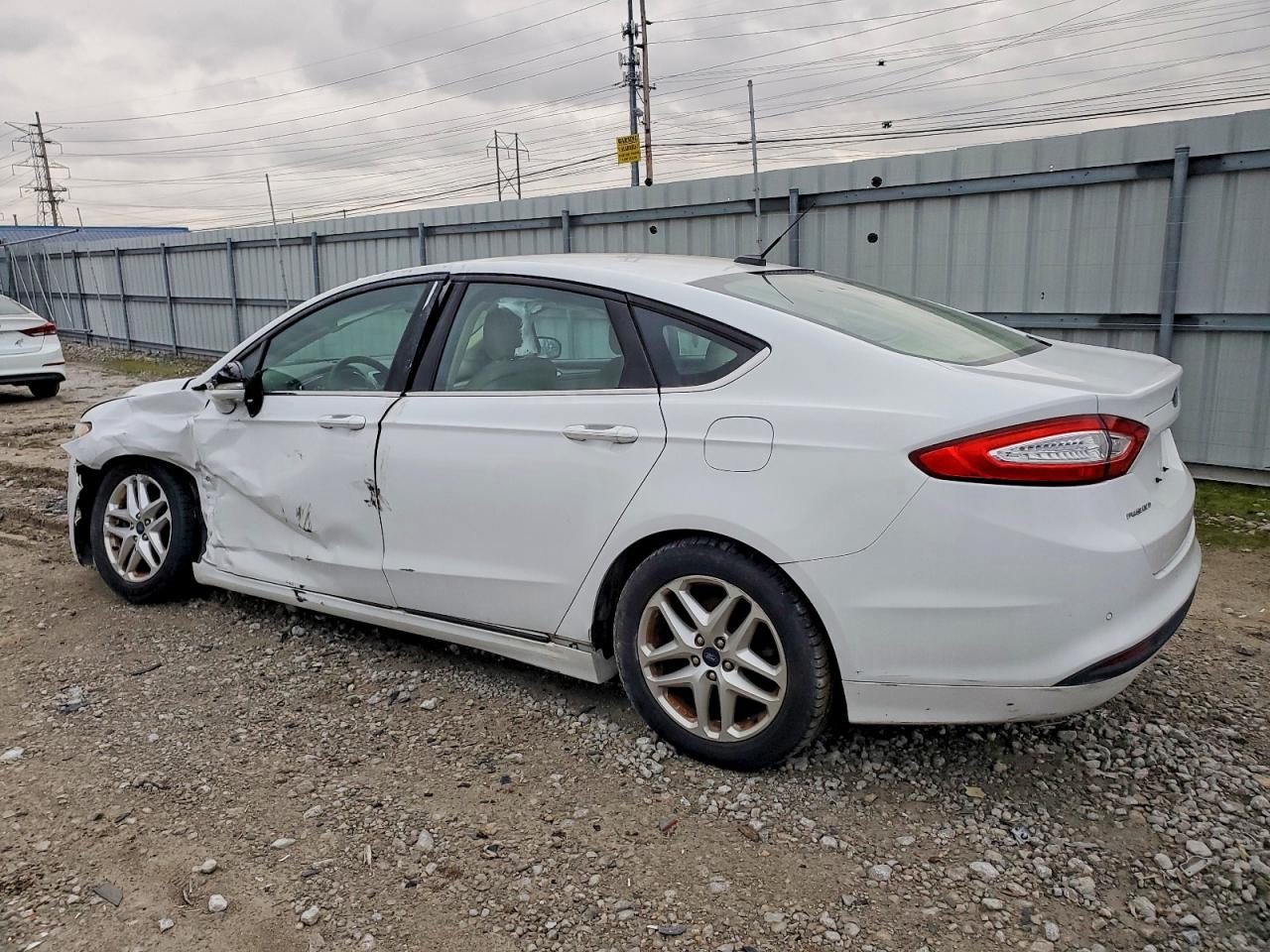 2016 FORD FUSION SE photo 2