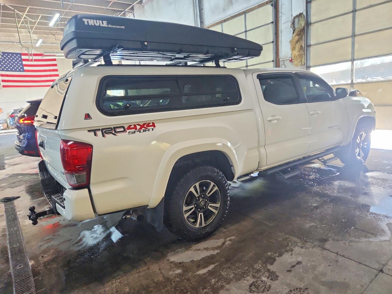 2017 TOYOTA TACOMA DOUBLE CAB photo 3