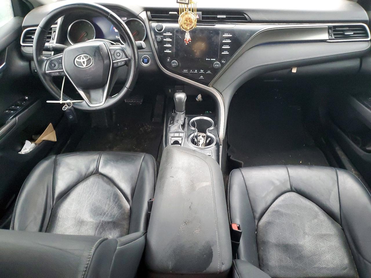 2019 TOYOTA CAMRY XSE photo 8