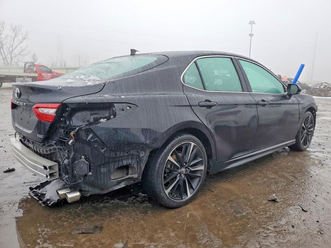 2019 TOYOTA CAMRY XSE photo 3