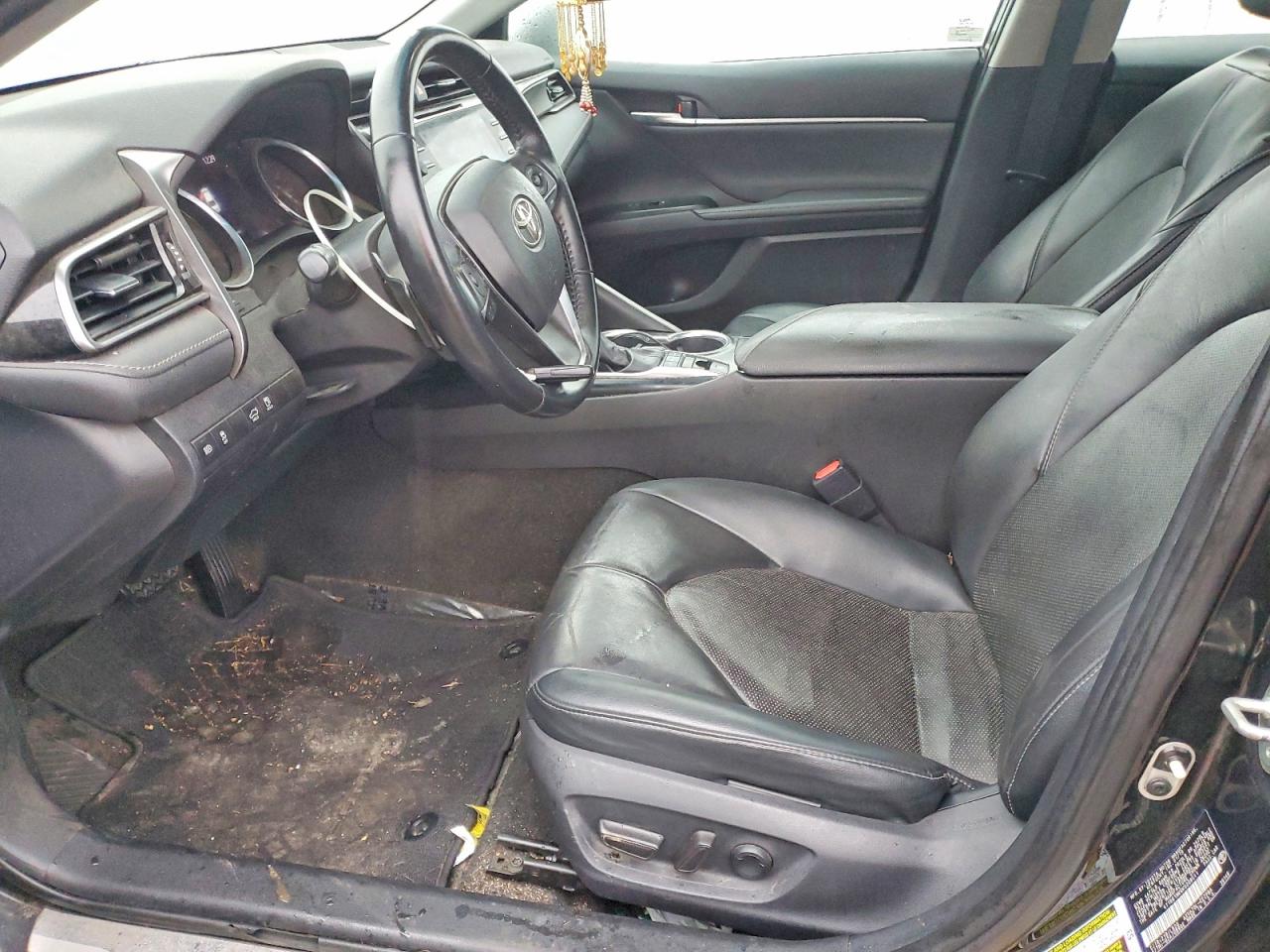 2019 TOYOTA CAMRY XSE photo 7
