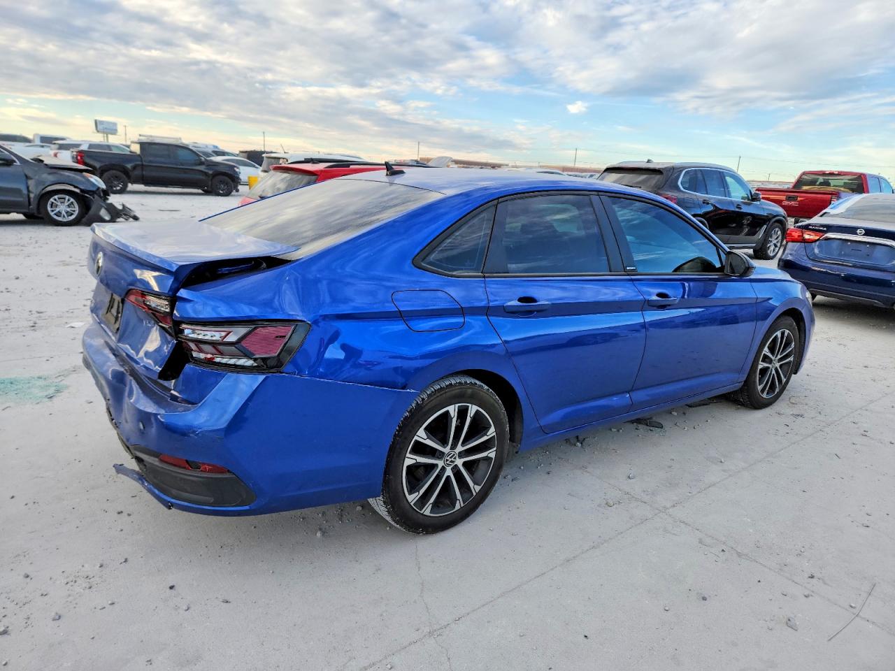 2024 VOLKSWAGEN JETTA SPORT photo 3