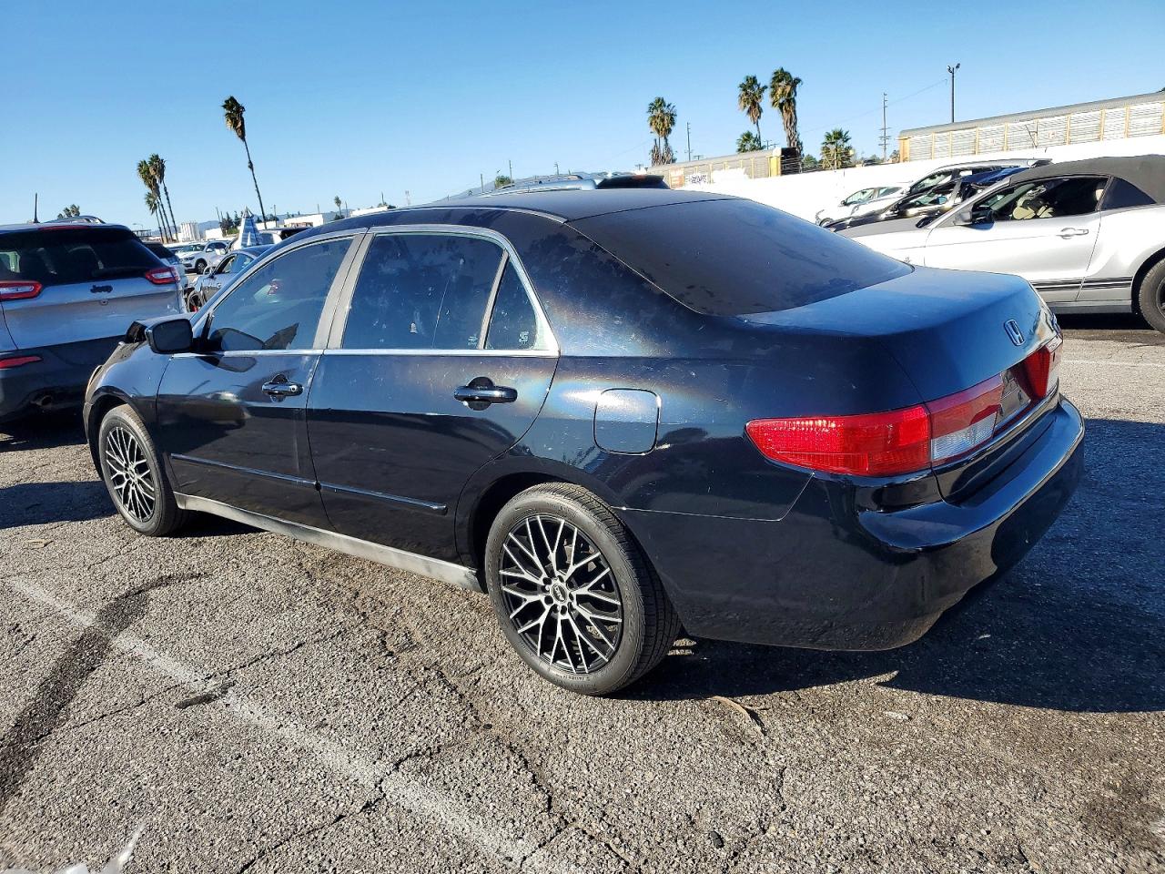 2005 HONDA ACCORD LX photo 2