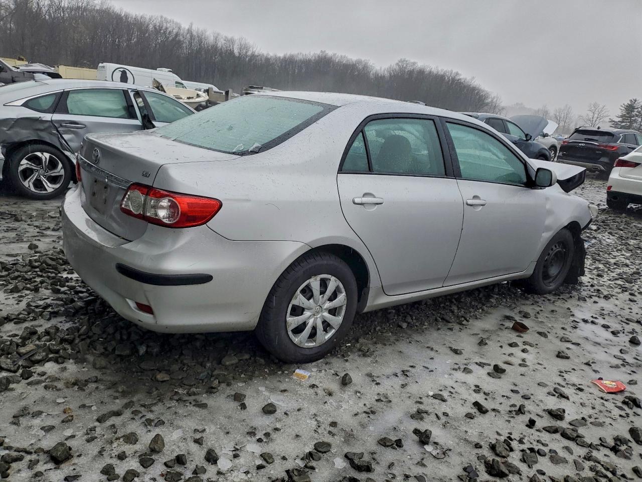 2011 TOYOTA COROLLA BASE photo 3