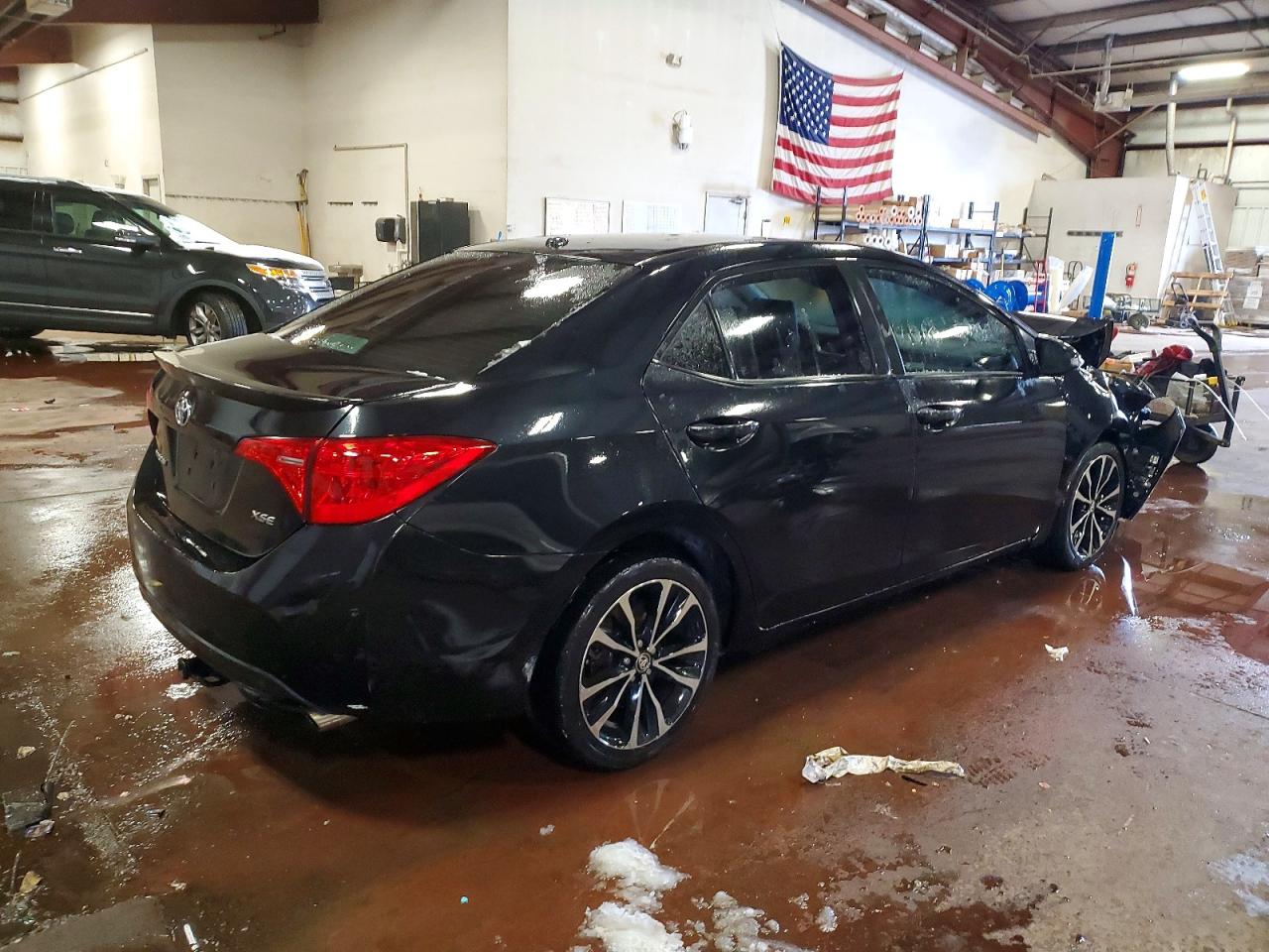 2017 TOYOTA COROLLA XSE photo 3