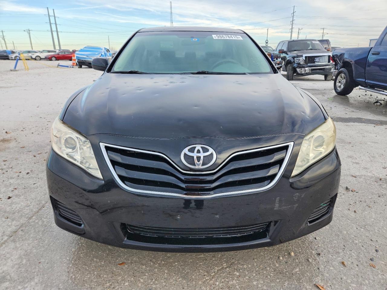 2011 TOYOTA CAMRY LE photo 5