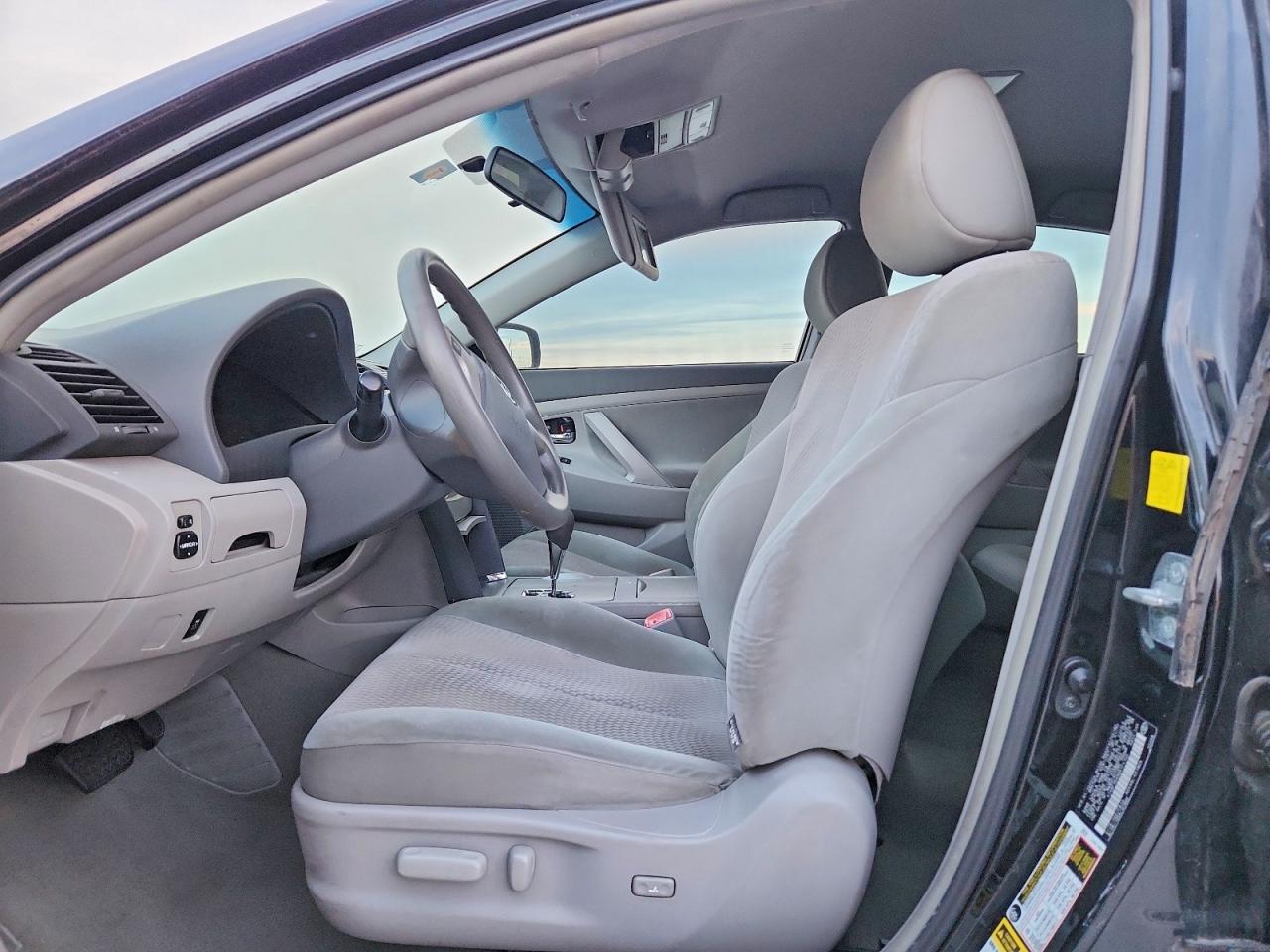 2011 TOYOTA CAMRY LE photo 7