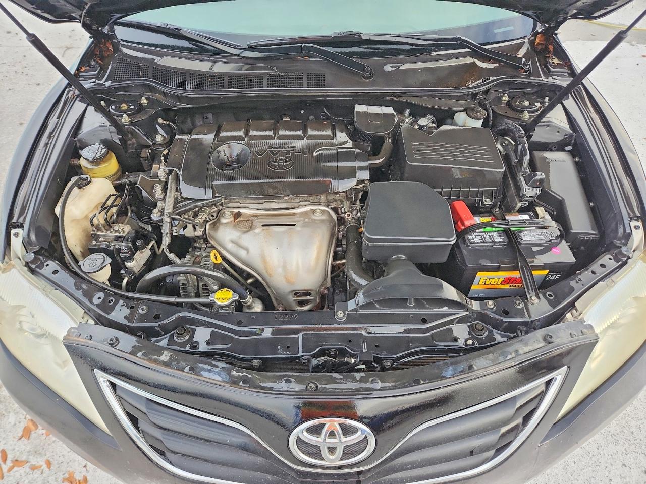 2011 TOYOTA CAMRY LE photo 11