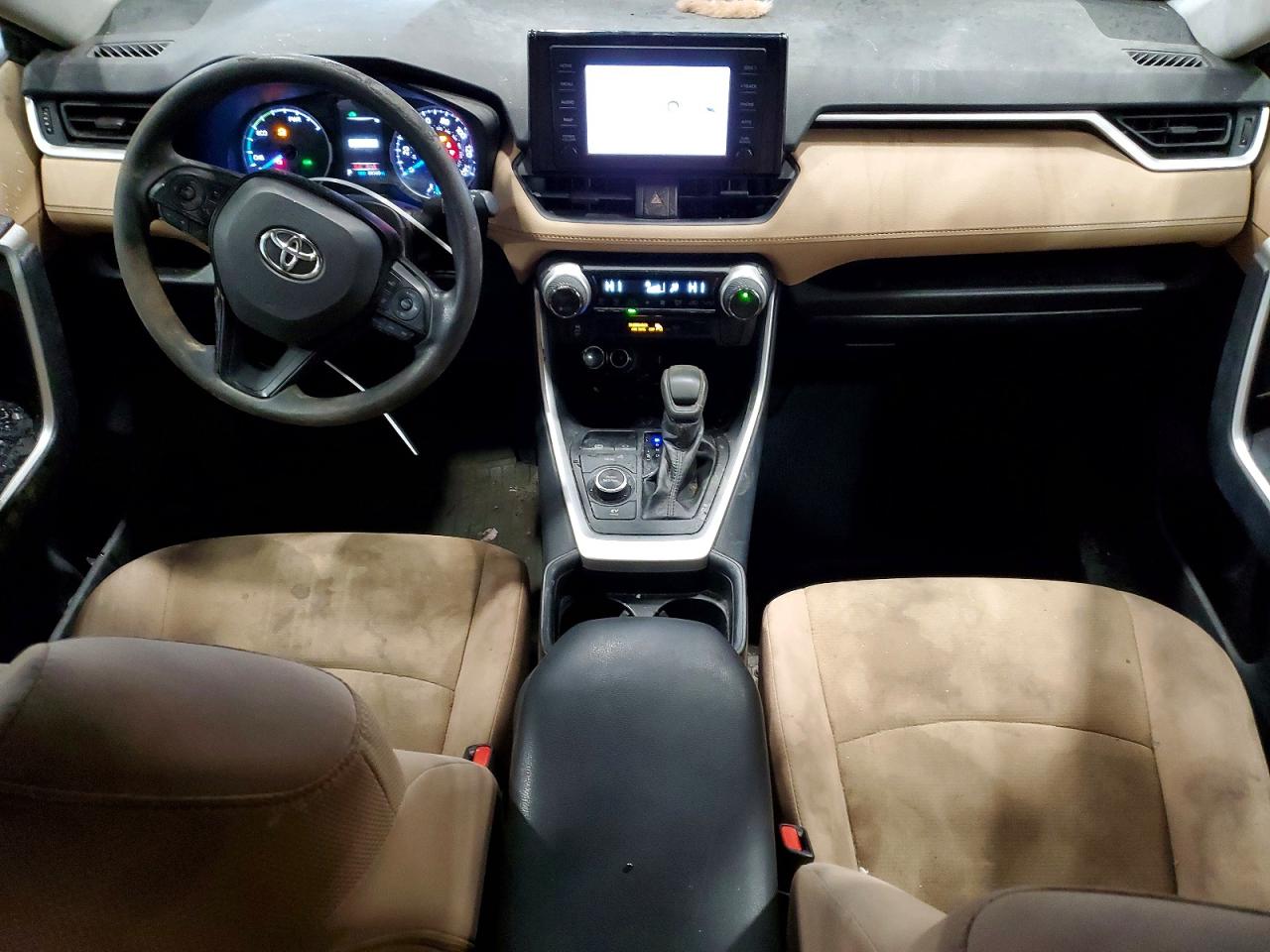 2019 TOYOTA RAV4 LE photo 8