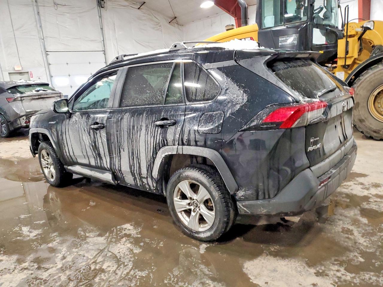2019 TOYOTA RAV4 LE photo 2
