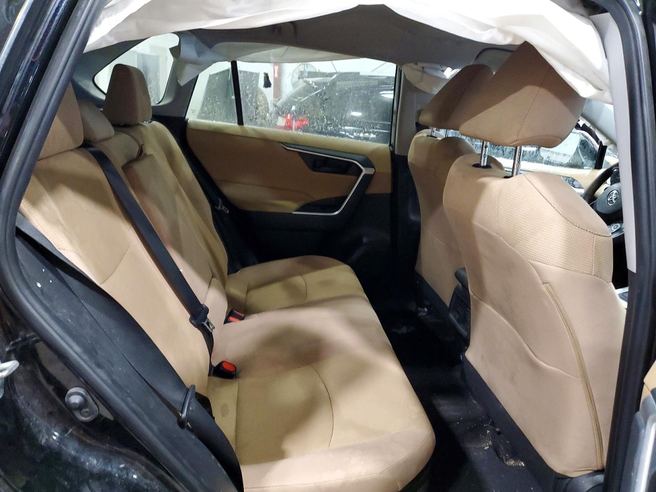 2019 TOYOTA RAV4 LE photo 11