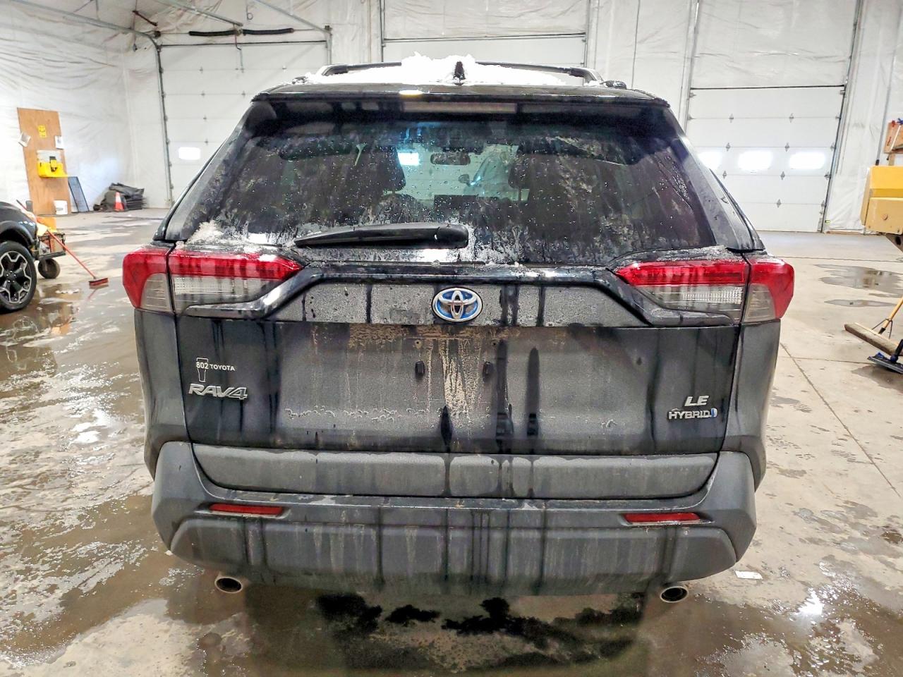 2019 TOYOTA RAV4 LE photo 6