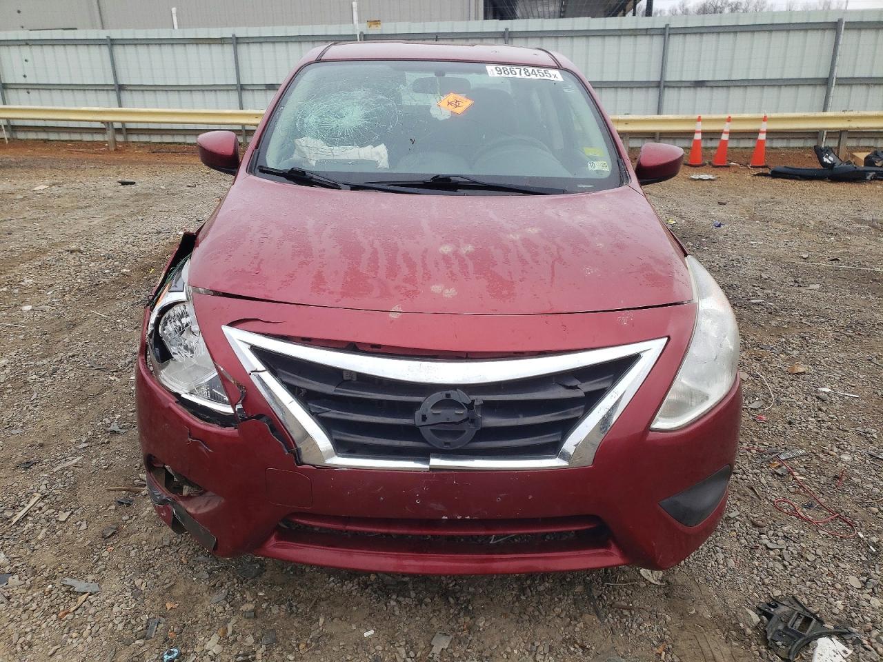 2018 NISSAN VERSA S photo 5