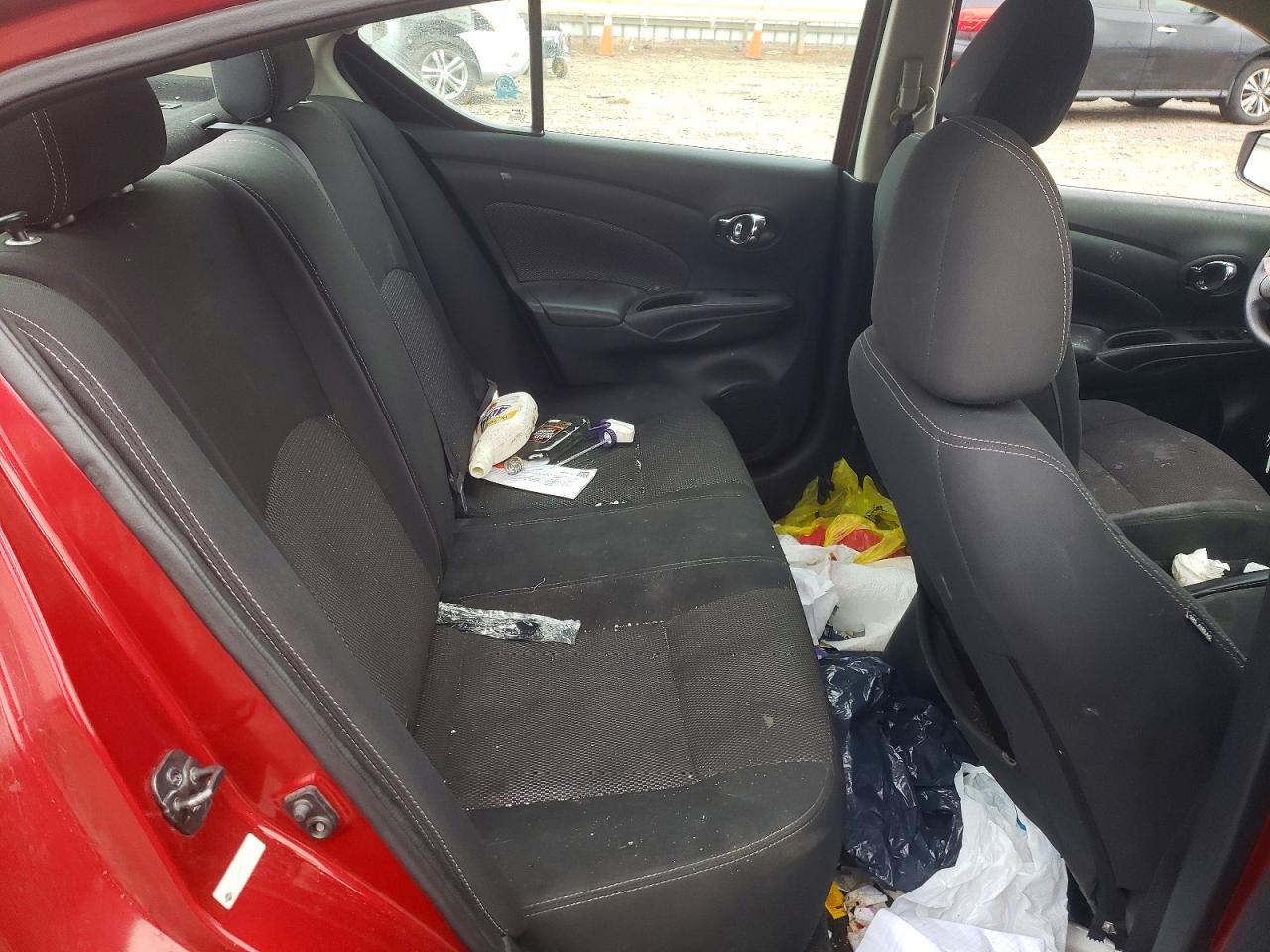 2018 NISSAN VERSA S photo 10