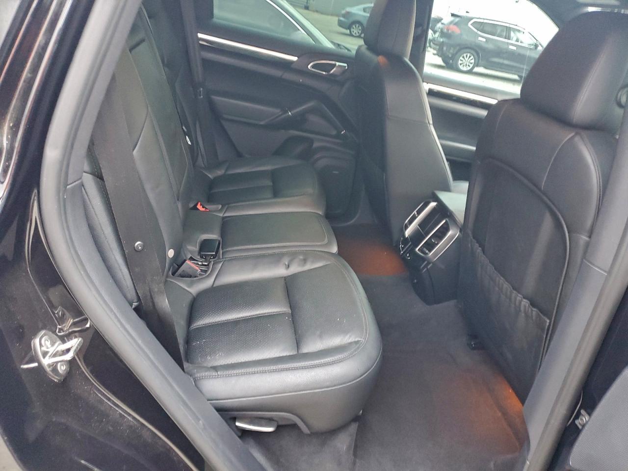 2015 PORSCHE CAYENNE S photo 10