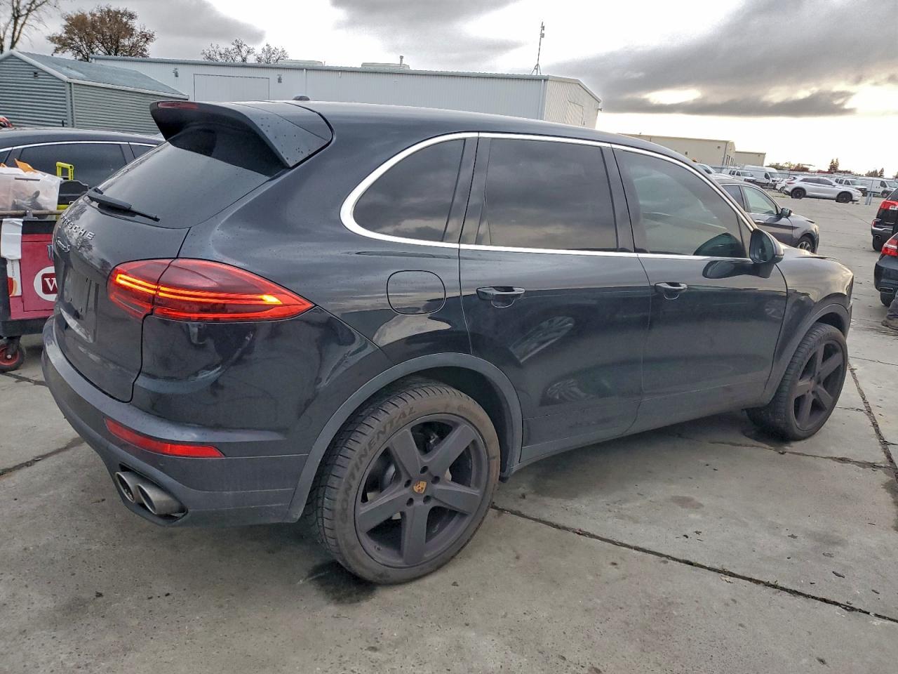 2015 PORSCHE CAYENNE S photo 3