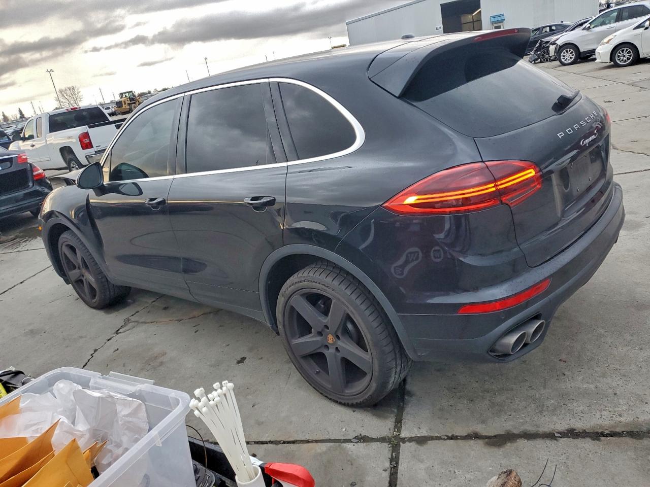 2015 PORSCHE CAYENNE S photo 2