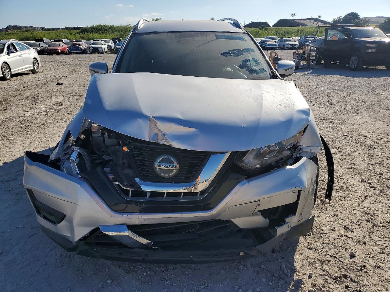 2019 NISSAN ROGUE S photo 5