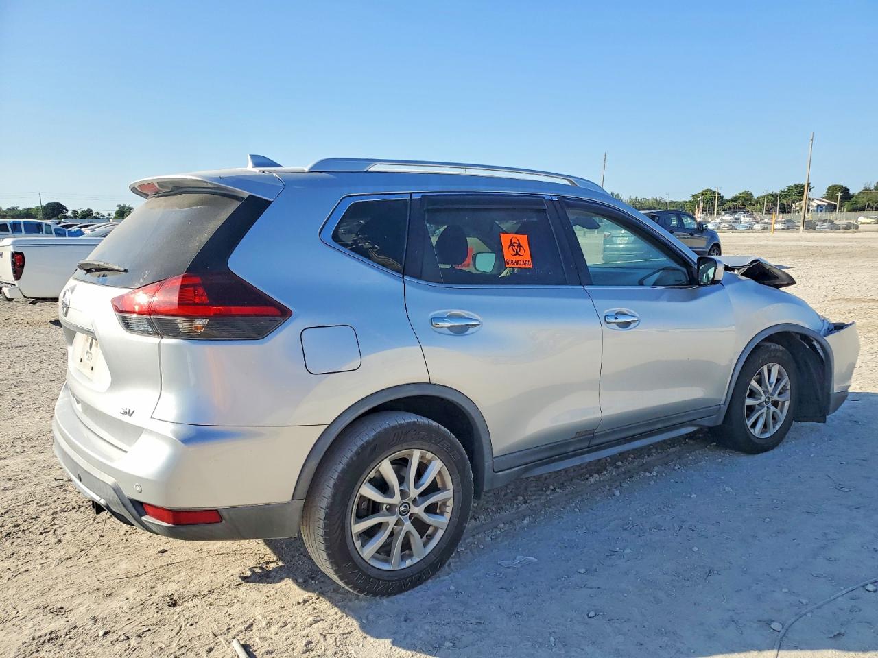 2019 NISSAN ROGUE S photo 3