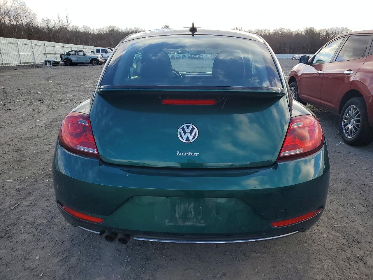 2017 VOLKSWAGEN BEETLE SE photo 6