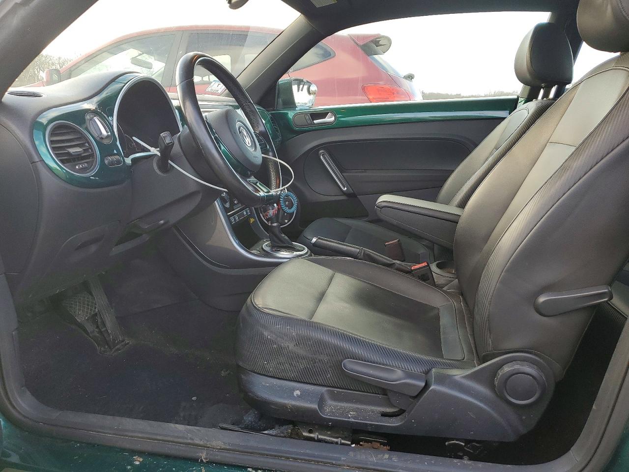 2017 VOLKSWAGEN BEETLE SE photo 7