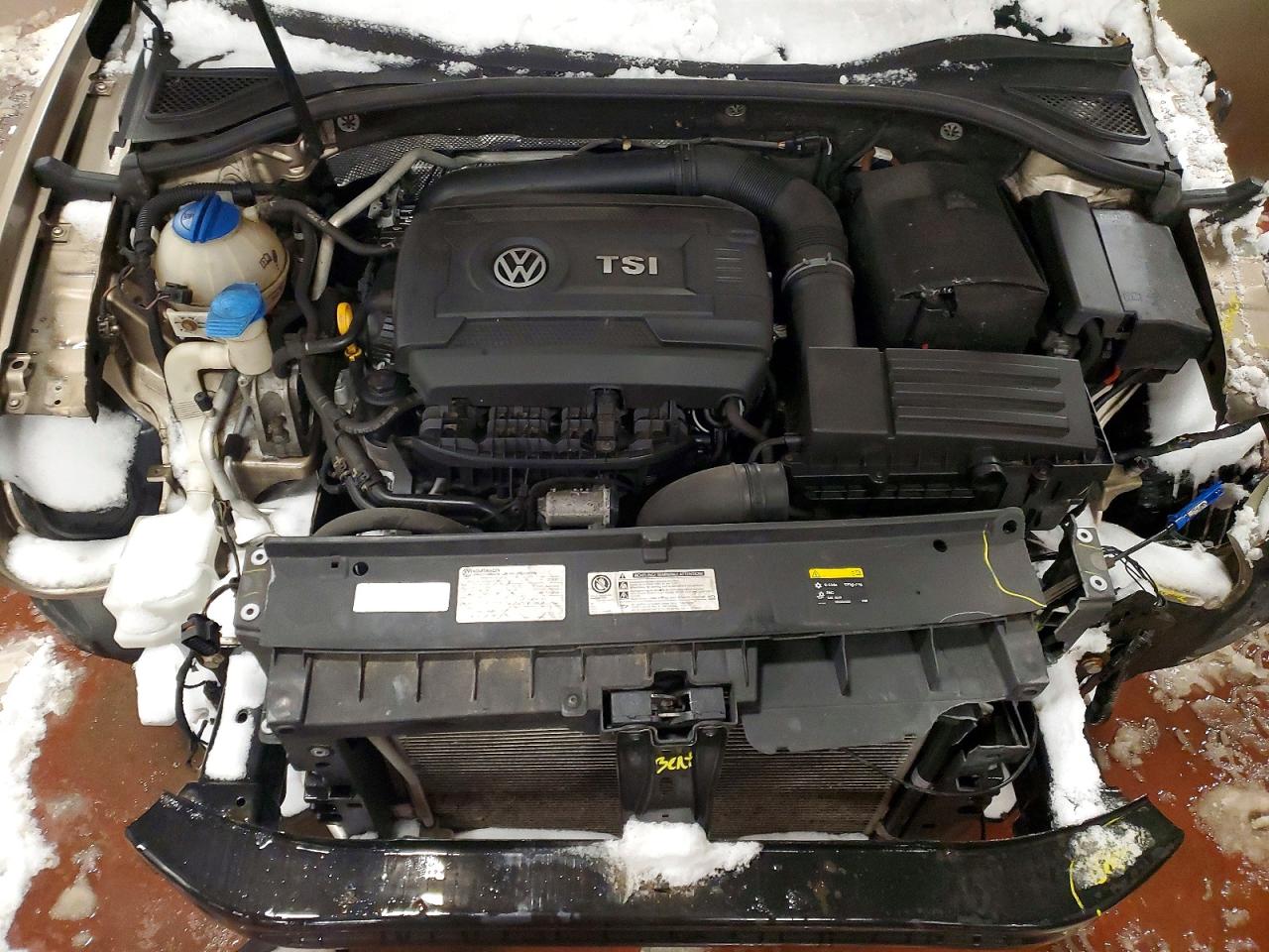2015 VOLKSWAGEN PASSAT S photo 11