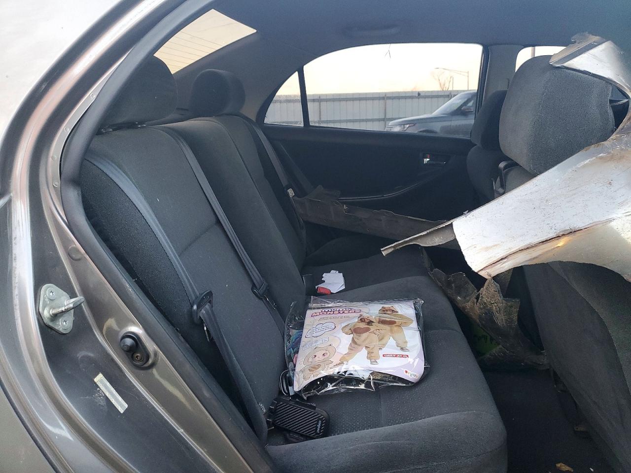 2004 TOYOTA COROLLA CE photo 10