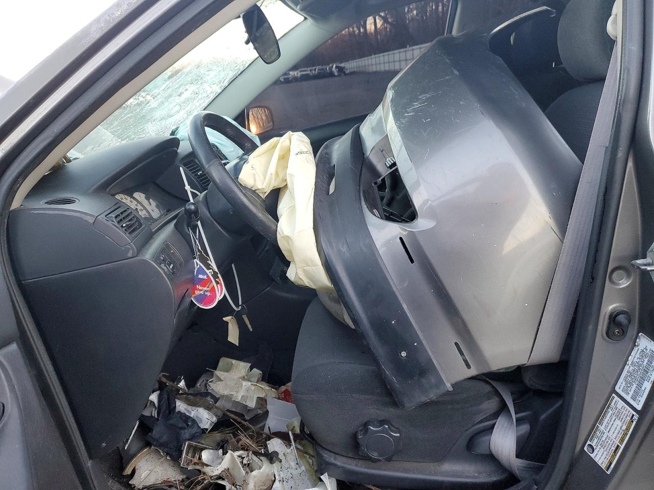2004 TOYOTA COROLLA CE photo 7