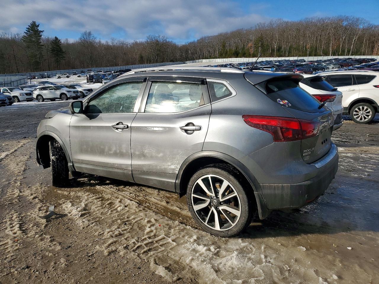 2019 NISSAN ROGUE SPORT S photo 2