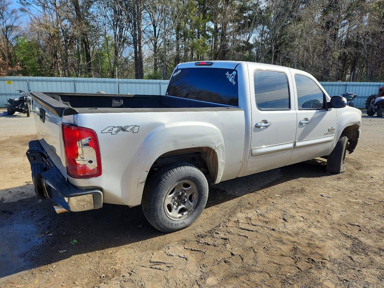 2011 GMC SIERRA K1500 SLE photo 3