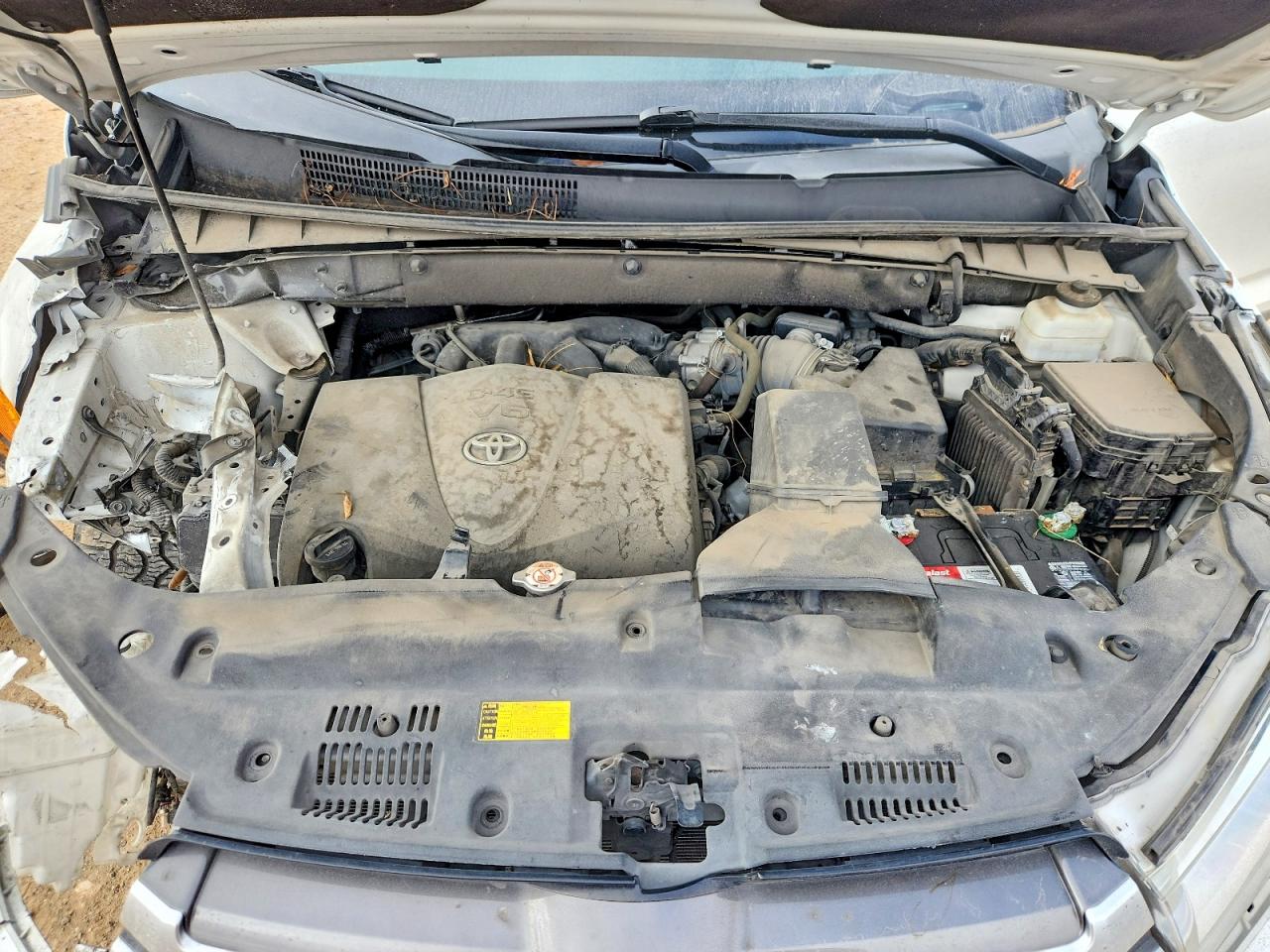 2019 TOYOTA HIGHLANDER LE photo 34