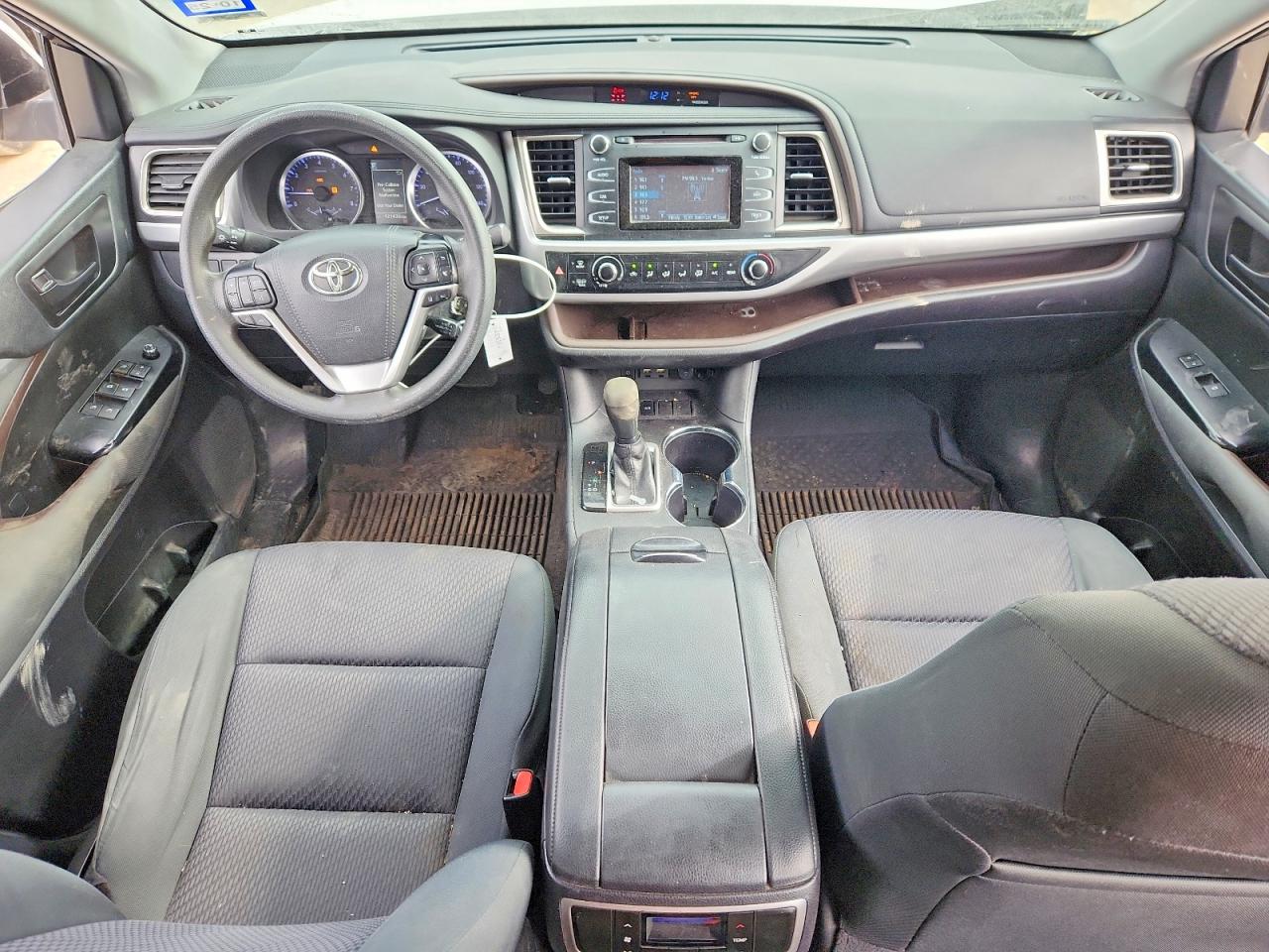 2019 TOYOTA HIGHLANDER LE photo 22