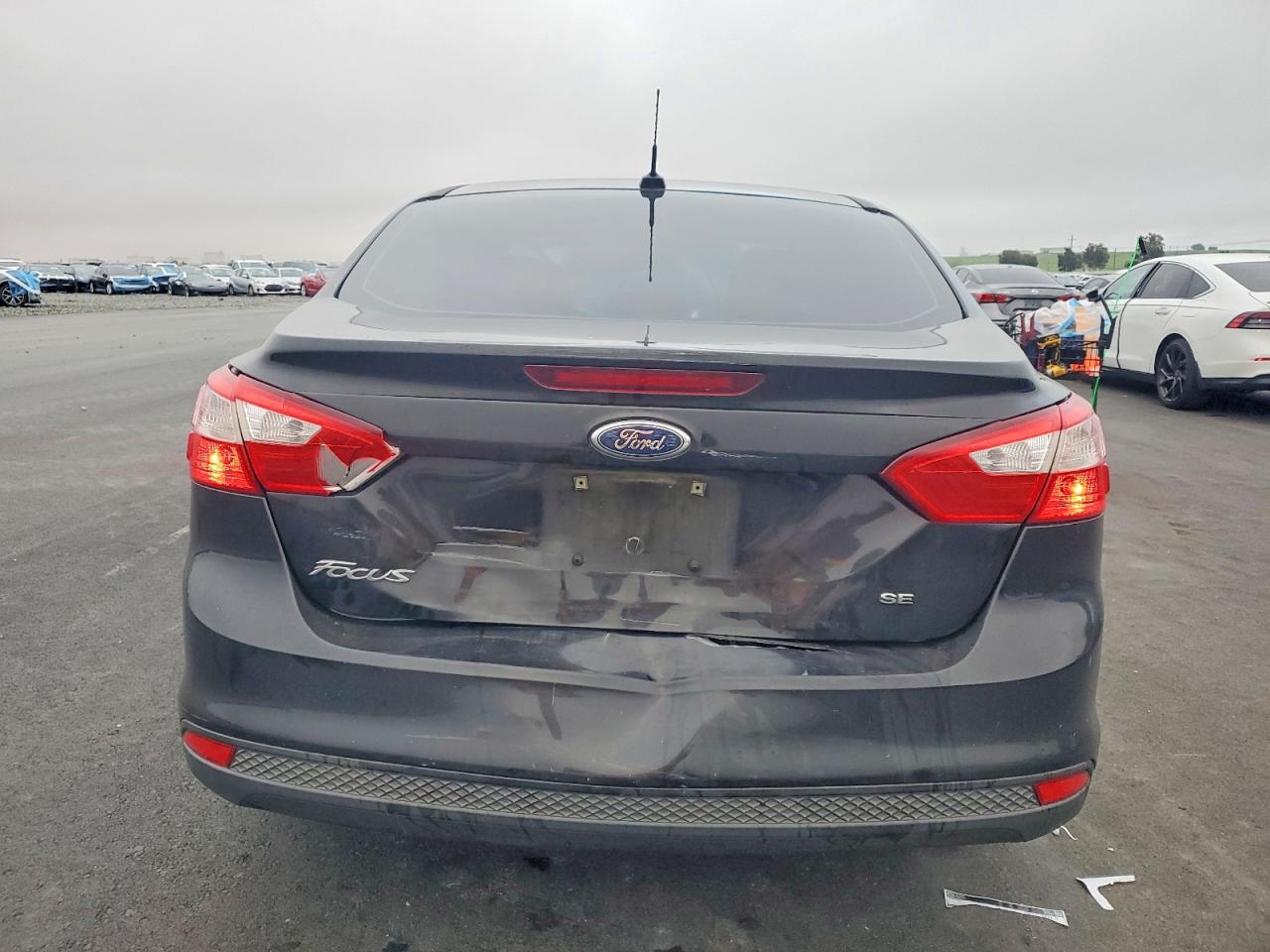 2014 FORD FOCUS SE photo 11