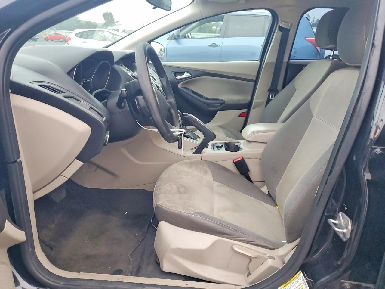 2014 FORD FOCUS SE photo 13