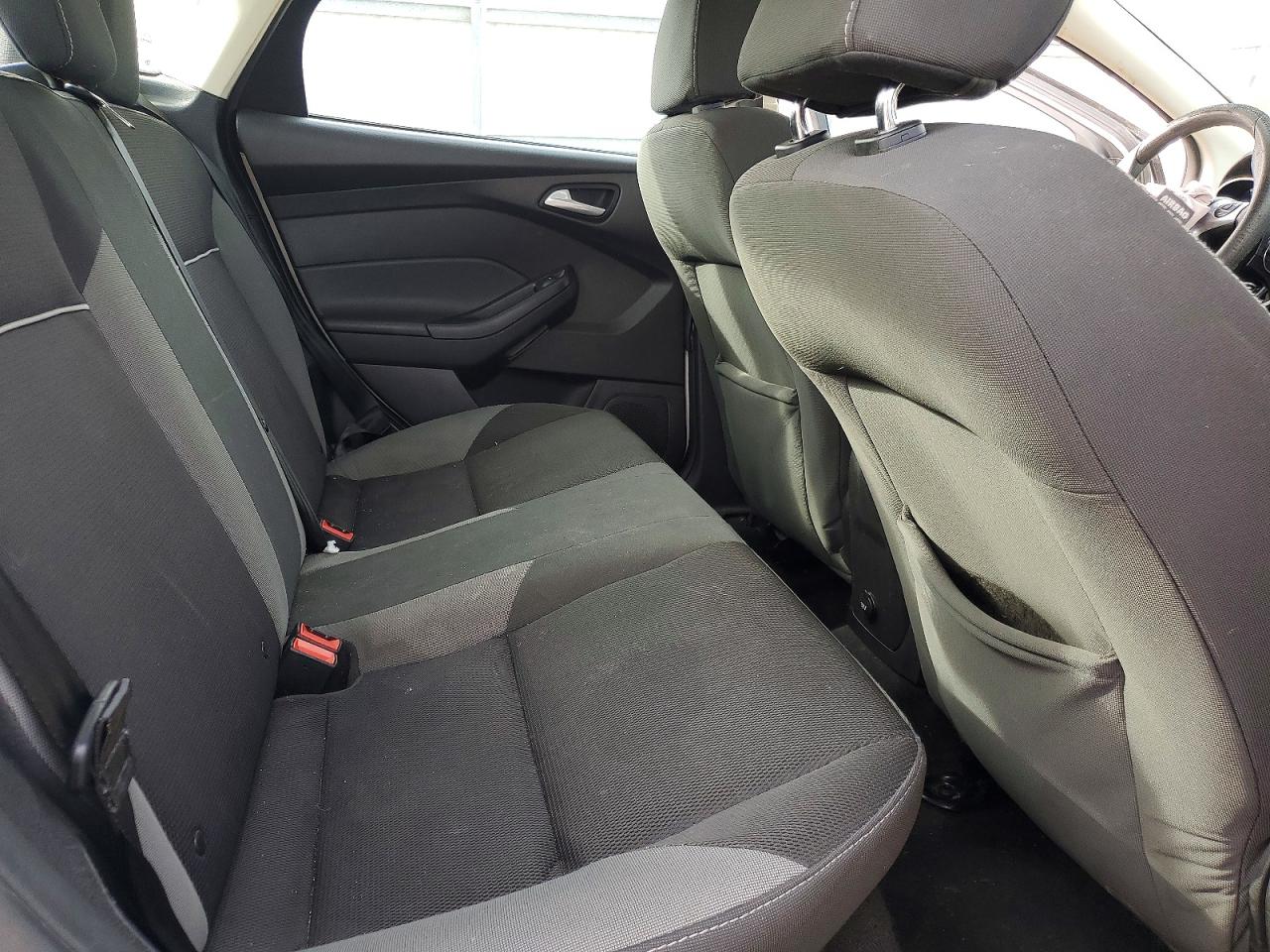 2014 FORD FOCUS SE photo 10