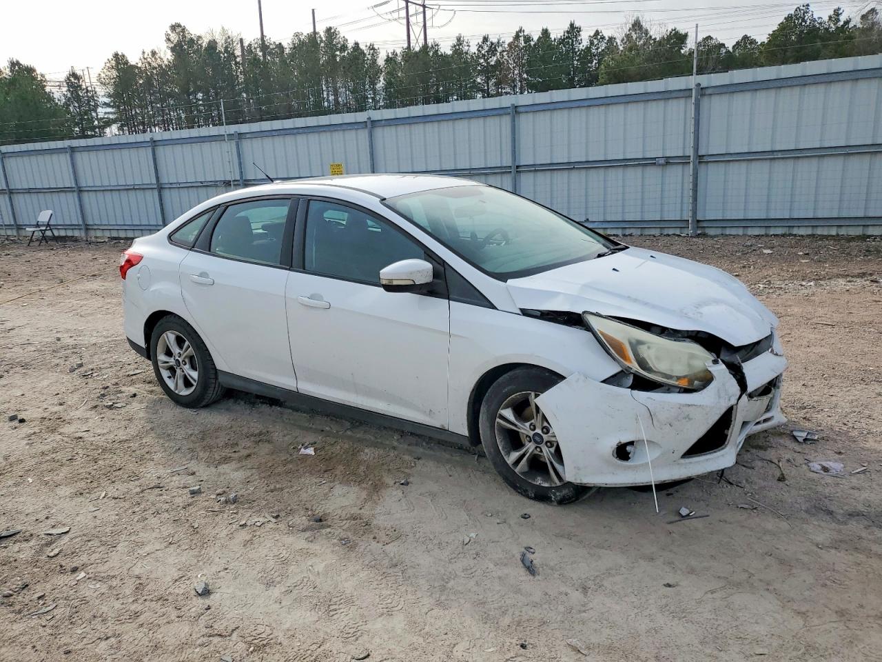 2014 FORD FOCUS SE photo 4