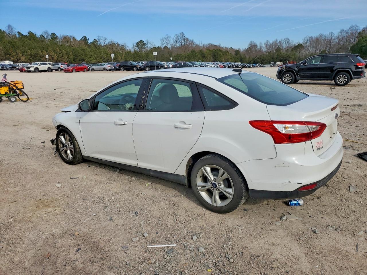 2014 FORD FOCUS SE photo 2