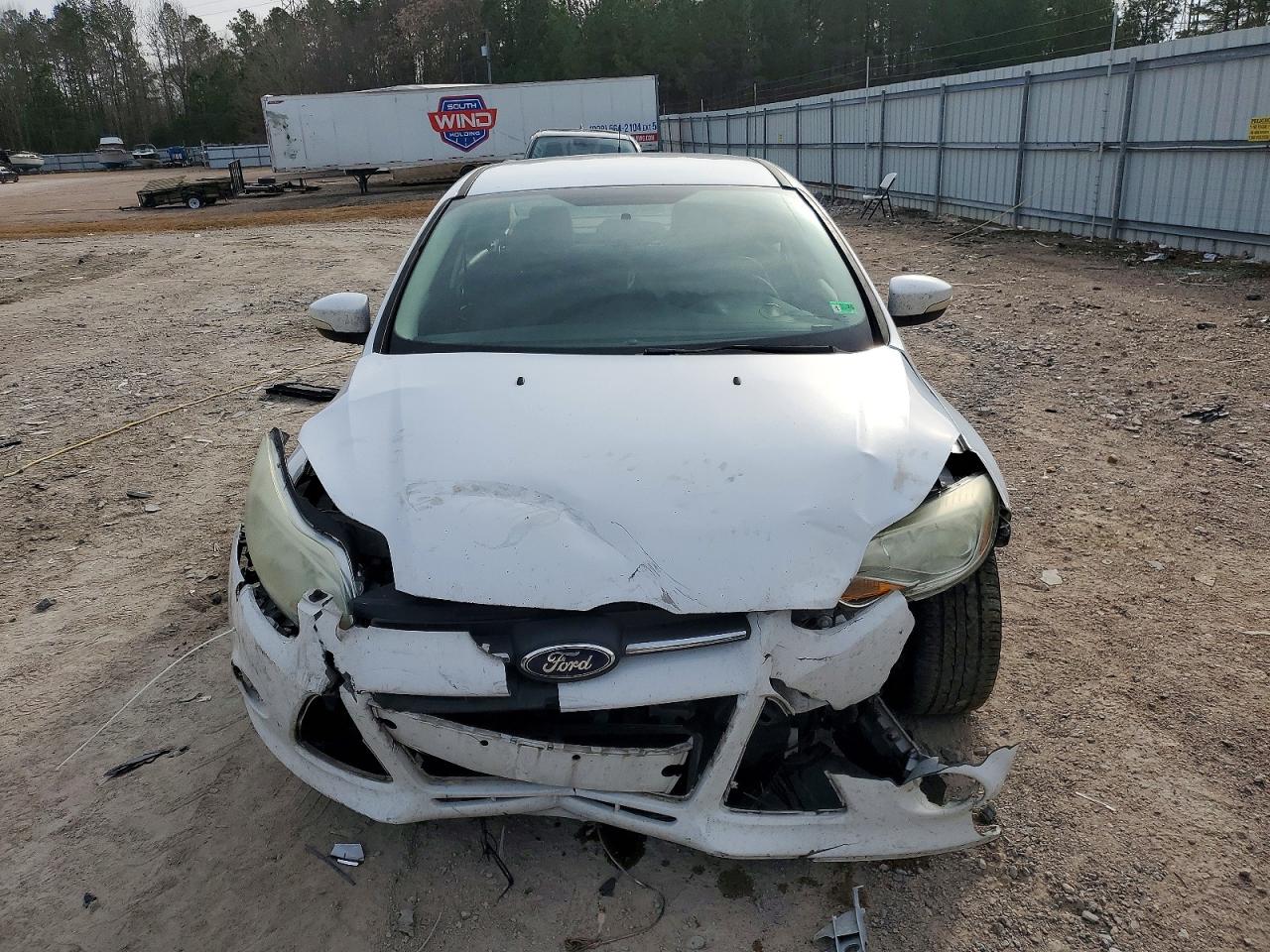 2014 FORD FOCUS SE photo 5