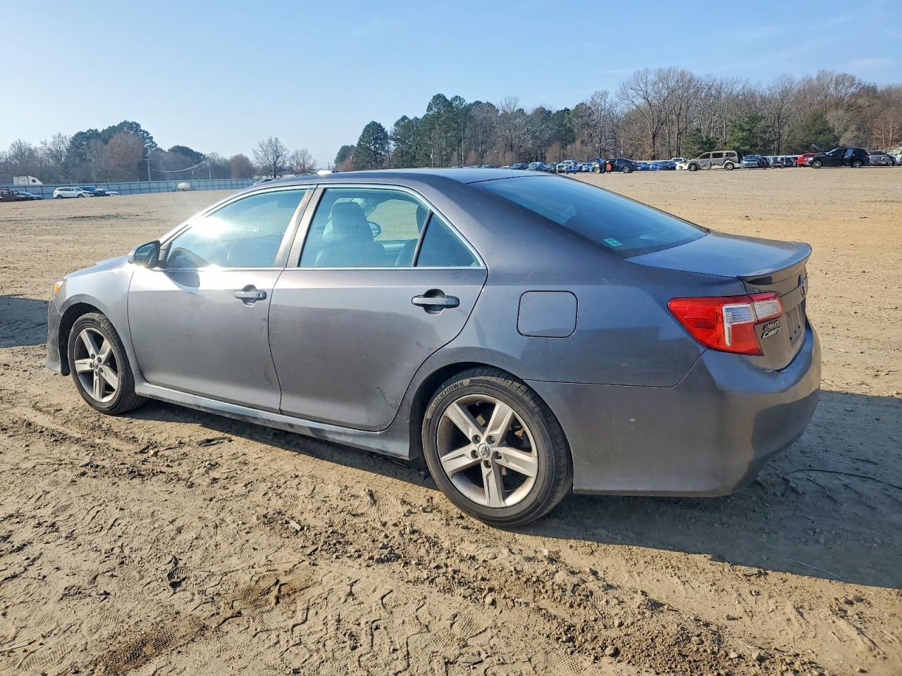 2014 TOYOTA CAMRY L photo 4